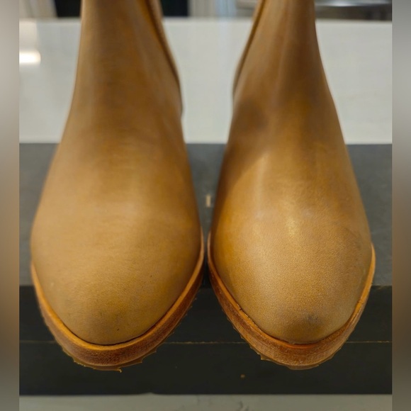 Nisolo Almond Eva Everyday Chelsea Leather Boots - Picture 5 of 16